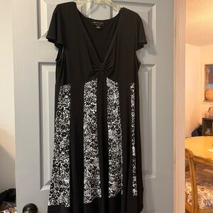 Connected Apparel Black and White V-Neck Flutter Sleeve Sundress